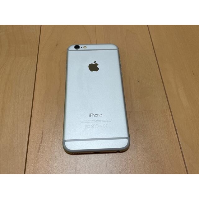 iPhone(アイフォーン)の【美品】iPhone6 シルバー 64GB  ガラス保護フィルム貼付済 スマホ/家電/カメラのスマートフォン/携帯電話(スマートフォン本体)の商品写真