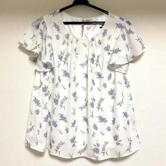 LAISSE PASSE(レッセパッセ)のレッセパッセ　花柄トップス レディースのトップス(Tシャツ(半袖/袖なし))の商品写真