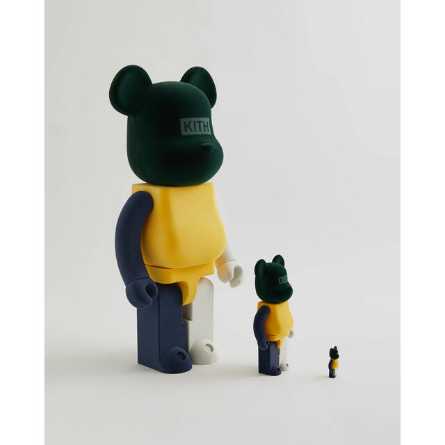 BE@RBRICK(ベアブリック)のKith 2022 BE@RBRICK 100% & 400%  エンタメ/ホビーのフィギュア(その他)の商品写真