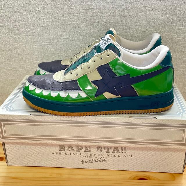 A BATHING APE(アベイシングエイプ)のA BATHING APE × KAWS BAPE STA 29cm GREEN メンズの靴/シューズ(スニーカー)の商品写真