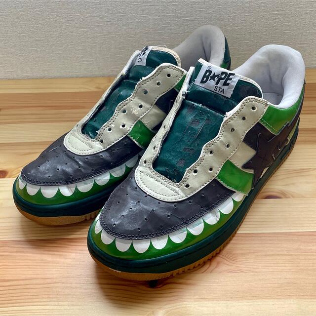 A BATHING APE(アベイシングエイプ)のA BATHING APE × KAWS BAPE STA 29cm GREEN メンズの靴/シューズ(スニーカー)の商品写真