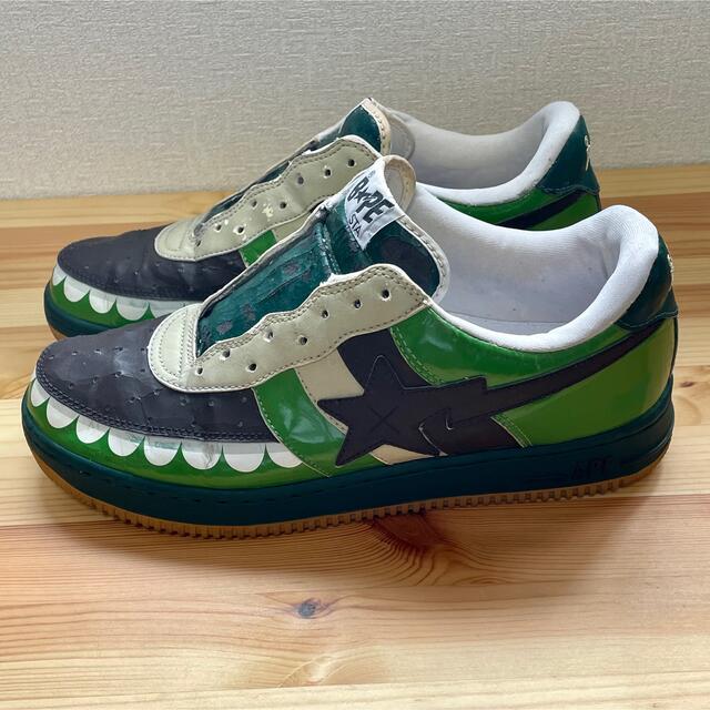 A BATHING APE(アベイシングエイプ)のA BATHING APE × KAWS BAPE STA 29cm GREEN メンズの靴/シューズ(スニーカー)の商品写真