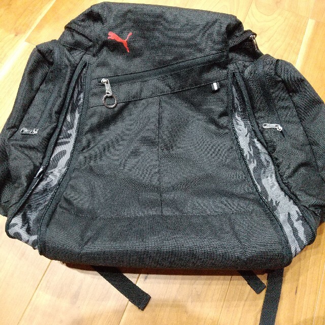 PUMA(プーマ)の【みなみな様専用】プーマ リュック 幅調整 50～56L 黒 メンズのバッグ(バッグパック/リュック)の商品写真