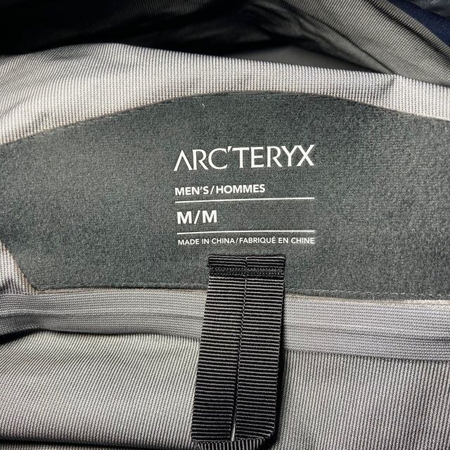 ARC'TERYX(アークテリクス)のアークテリクス Beta ベータ LT ジャケット M サファイア メンズのジャケット/アウター(マウンテンパーカー)の商品写真