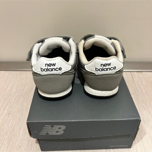 New Balance(ニューバランス)の12.5cm  ニューバランス373 グレー 箱付き キッズ/ベビー/マタニティのベビー靴/シューズ(~14cm)(スニーカー)の商品写真