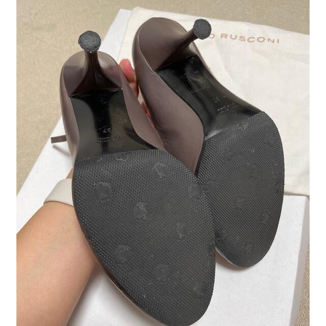 FABIO RUSCONI(ファビオルスコーニ)のFabio  rusconi Tストラップ靴　グレージュ　37サイズ レディースの靴/シューズ(ハイヒール/パンプス)の商品写真