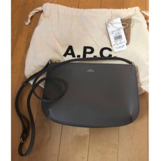 アーペーセー(A.P.C)の【未使用】a.p.c アーペーセー ショルダーバッグ  グレージュ(ショルダーバッグ)