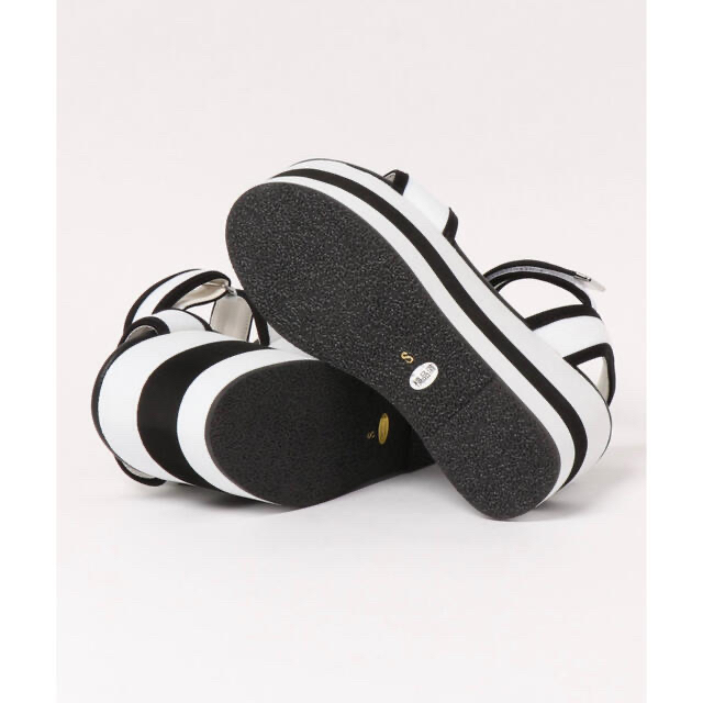 R&E(アールアンドイー)のMafmof(マフモフ)厚底スポーツサンダル レディースの靴/シューズ(サンダル)の商品写真