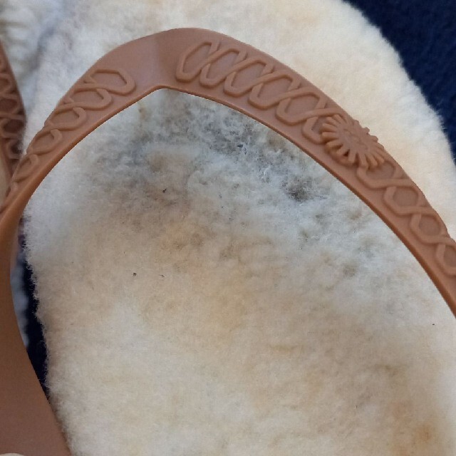 UGG(アグ)のUGG　アグ　ビーチサンダル　サンダル レディースの靴/シューズ(ビーチサンダル)の商品写真
