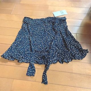 ザラ(ZARA)のZARA ドット柄　水玉(ひざ丈スカート)