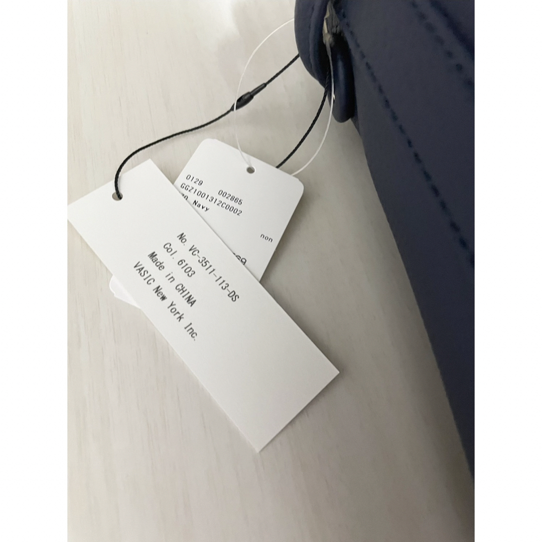 TOMORROWLAND(トゥモローランド)の【新品タグ付き】VASIC bond mini ネイビー　NAVY レディースのバッグ(ハンドバッグ)の商品写真