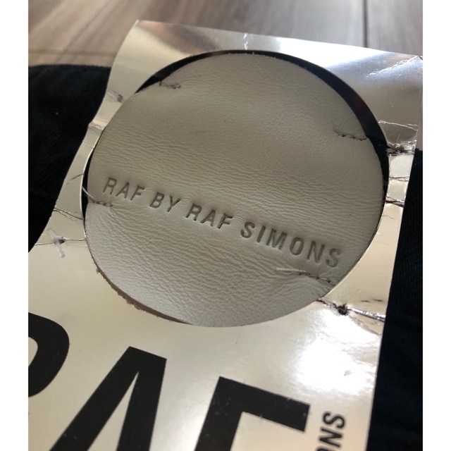 RAF SIMONS(ラフシモンズ)のRAF ラフシモンズ ボタンフライ ストレート   新品30インチ　イタリア製 メンズのパンツ(デニム/ジーンズ)の商品写真