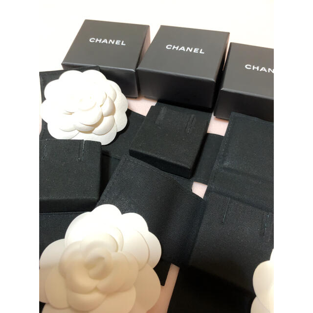 CHANEL(シャネル)のCHANEL♥️空箱　ピアス レディースのバッグ(ショップ袋)の商品写真