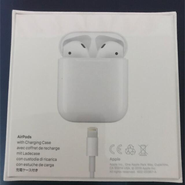 Apple(アップル)のAirPods 第二世代　2019 スマホ/家電/カメラのオーディオ機器(ヘッドフォン/イヤフォン)の商品写真