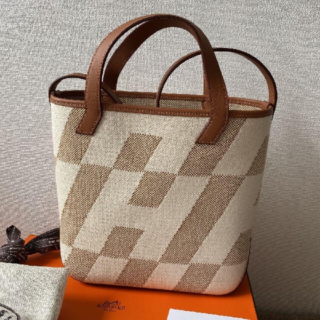 関税負担なし！すぐ届く☆★エルメス アン・ビエ pm ゴールド 関税負担なし！すぐ届くエルメス アン・ビエ pm ゴールド