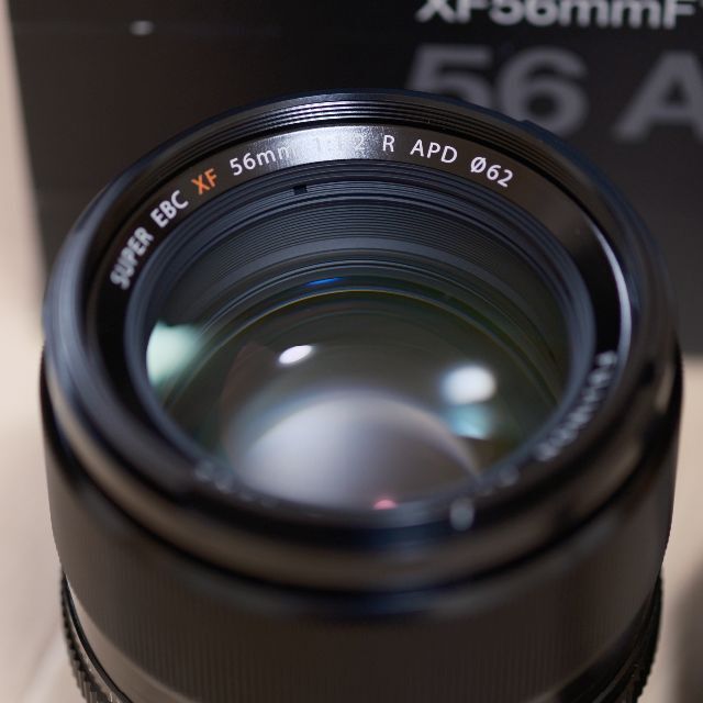 富士フイルム(フジフイルム)の【最終値下げ】fujinon xf56mm f1.2 r apd【美品】 スマホ/家電/カメラのカメラ(レンズ(単焦点))の商品写真