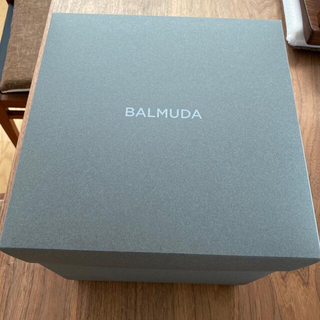 BALMUDA(バルミューダ)のバルミューダ　ケトル　新品　ホワイト スマホ/家電/カメラの生活家電(電気ケトル)の商品写真