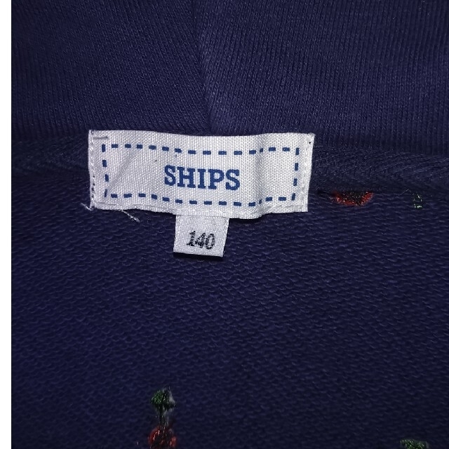 SHIPS KIDS(シップスキッズ)のSHIPS KIDS パーカー　140　紺色　サクランボ柄 キッズ/ベビー/マタニティのキッズ服女の子用(90cm~)(ジャケット/上着)の商品写真
