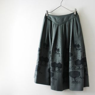 ミナペルホネン(mina perhonen)の未使用 2021AW mina perhonen ミナペルホネン mori no hoshi 刺繍 タックスカート 36/グリーングレー【2400012969131】(ひざ丈スカート)