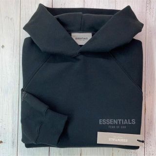 フィアオブゴッド(FEAR OF GOD)の【新作】限定1着！入手困難！ESSENTIALS/ロゴ/パーカー/黒【XXS】(パーカー)