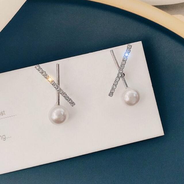 【 クロス×パールピアス 】 レディースのアクセサリー(ピアス)の商品写真