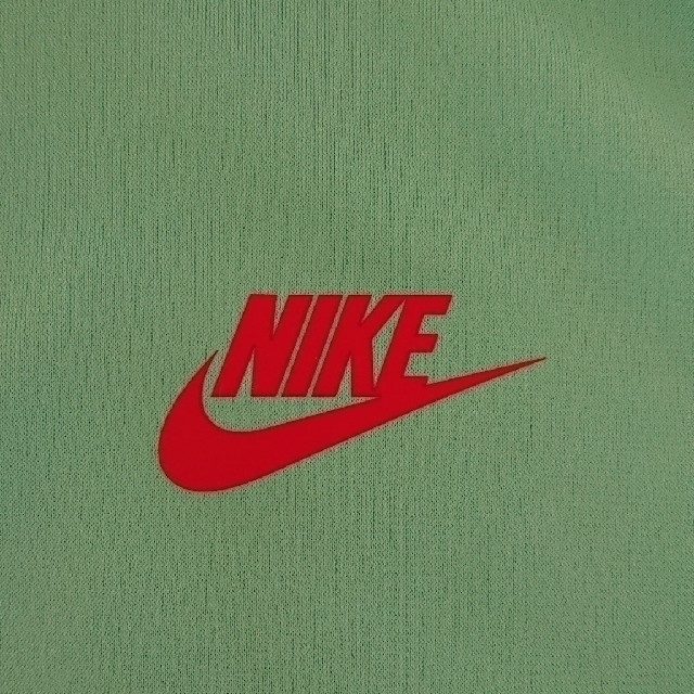 NIKE(ナイキ)のNIKEジャージ上下 ジュニア 140cm～150cm位 キッズ/ベビー/マタニティのキッズ服女の子用(90cm~)(その他)の商品写真