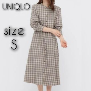 ユニクロ(UNIQLO)のUNIQLO チェックロングシャツワンピース ブラウンベージュSフレアワンピース(ロングワンピース/マキシワンピース)