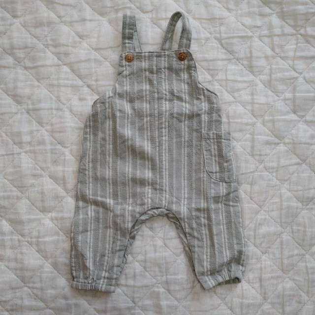 ZARA KIDS(ザラキッズ)のZARAbaby　オーバーオール　62 キッズ/ベビー/マタニティのベビー服(~85cm)(ロンパース)の商品写真