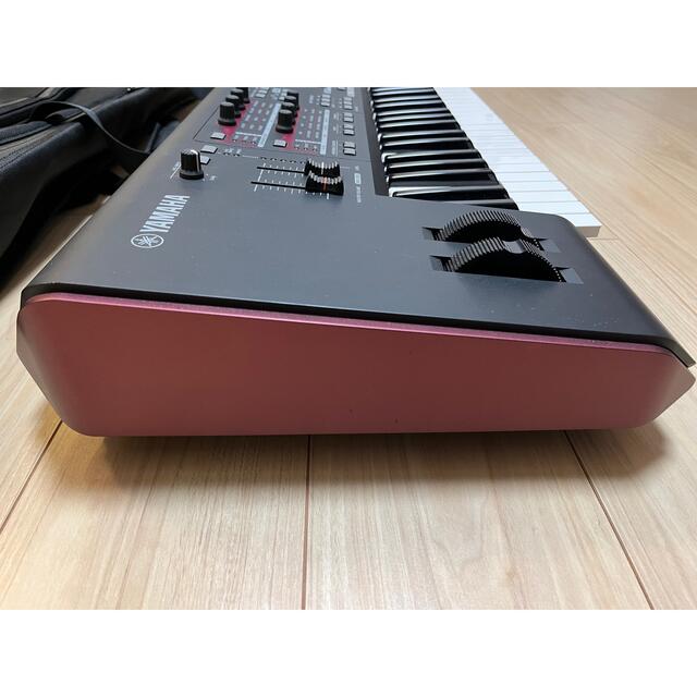 ヤマハ(ヤマハ)の【シンセサイザー】YAMAHA MOXF6 ソフトケース付き 楽器の鍵盤楽器(キーボード/シンセサイザー)の商品写真