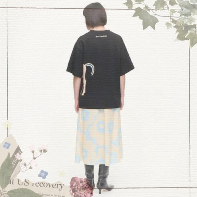 Marimekko マリメッコ　Musta Tamma Tシャツ????