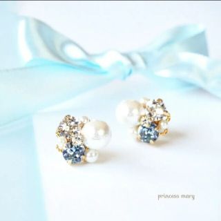 間もなく販売終》クリスタル&lt.サファイア♡﻿jewelry bijouピアス(ピアス)