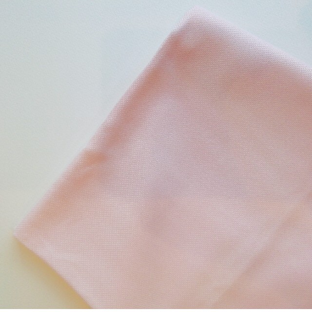 明るめのピンクの刺しゅう布地★約108㎝★ ハンドメイドの素材/材料(生地/糸)の商品写真