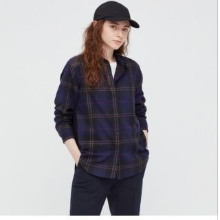 ユニクロ(UNIQLO)の値下げました/フランネルチェックシャツ（長袖）NAVY(シャツ/ブラウス(長袖/七分))