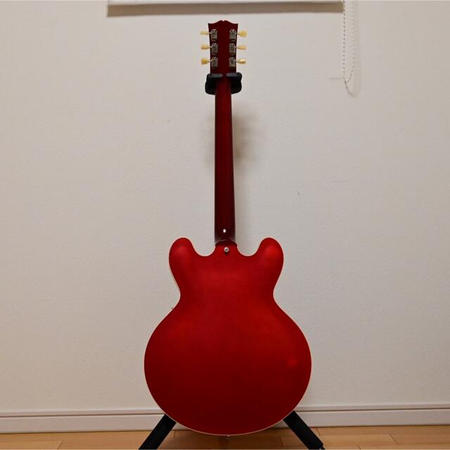 Gibson(ギブソン)のGibson USA ES-335 Satin Cherry ギブソン 美品 楽器のギター(エレキギター)の商品写真