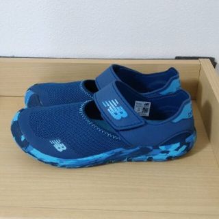 ニューバランス(New Balance)の[中古] new balance  子供用サンダル (24.0cm)(サンダル)