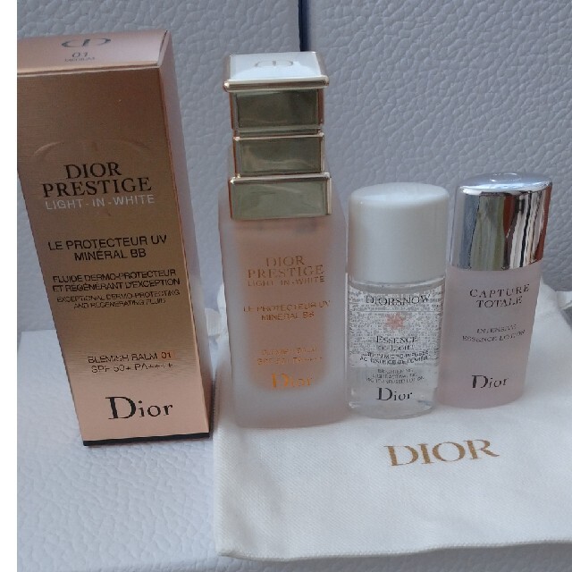 Dior(ディオール)のディオール⭐プレステージホワイトルプロテクターUVミネラルBB・01&おまけ付き コスメ/美容のベースメイク/化粧品(BBクリーム)の商品写真