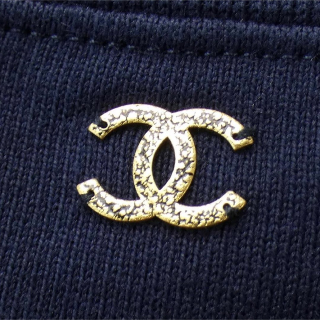 CHANEL(シャネル)の即完売2018 美品　CHANELシャネル カットソー☆ホワイトカラー☆ レディースのトップス(カットソー(半袖/袖なし))の商品写真