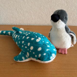 ジンベイザメ　ペンギン　ぬいぐるみ(ぬいぐるみ)