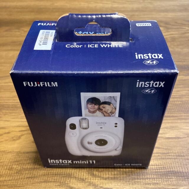 フィルムカメラチェキ　instax mini 11 ICE WHITE