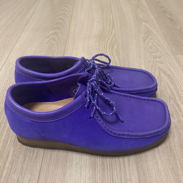 Clarks(クラークス)のあまちん様専用　クラークス　ワラビー　パープル　US7.5 メンズの靴/シューズ(スリッポン/モカシン)の商品写真