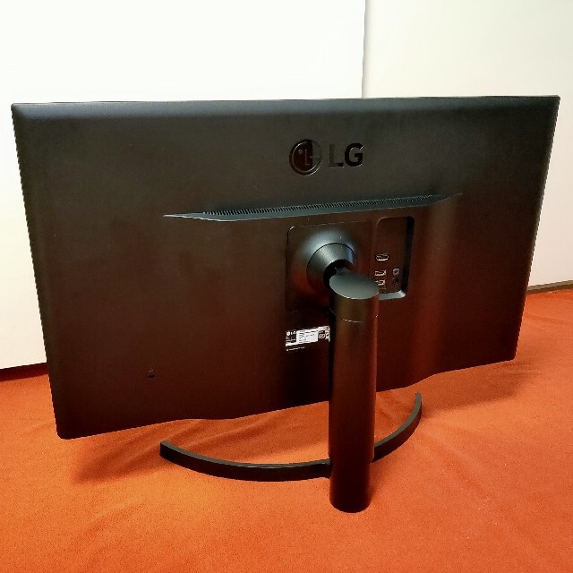 LG Electronics(エルジーエレクトロニクス)のLG 32UK550-B スマホ/家電/カメラのPC/タブレット(ディスプレイ)の商品写真