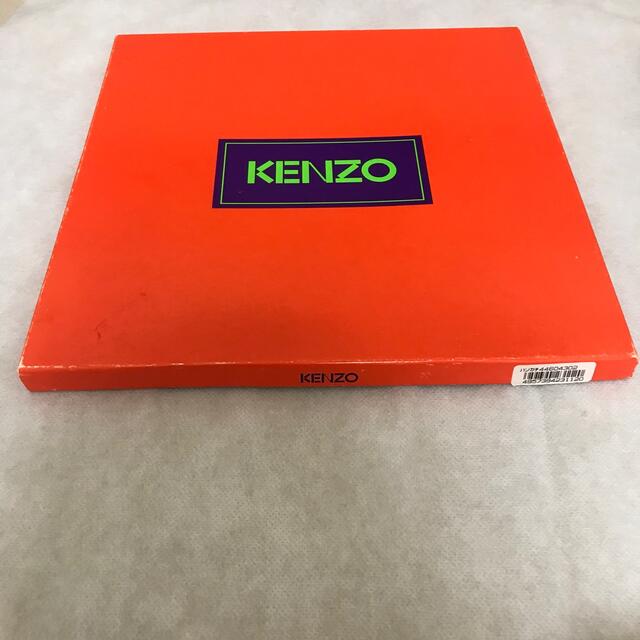 KENZO(ケンゾー)の値下げ！　KENZOハンカチ 2枚 バラ かわいい　ケンゾー　レディース　メンズ メンズのファッション小物(ハンカチ/ポケットチーフ)の商品写真