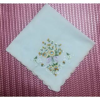 ☆刺繍ハンカチ・1・☆繊細で美しい花柄☆未使用新品☆昭和レトロ☆(ハンカチ)