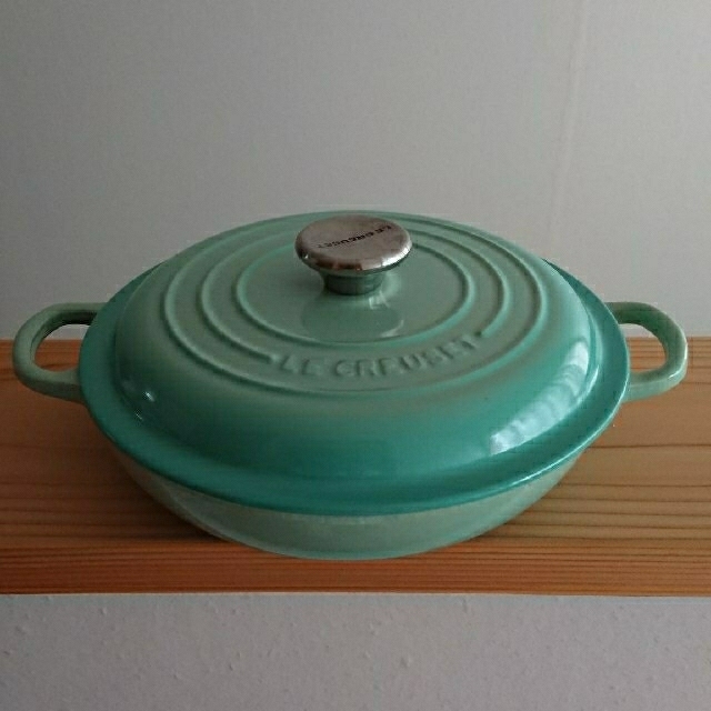 LE CREUSET(ルクルーゼ)の🍀ル・クルーゼ🍀キャセロール 22cm インテリア/住まい/日用品のキッチン/食器(鍋/フライパン)の商品写真