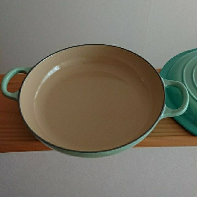 LE CREUSET(ルクルーゼ)の🍀ル・クルーゼ🍀キャセロール 22cm インテリア/住まい/日用品のキッチン/食器(鍋/フライパン)の商品写真