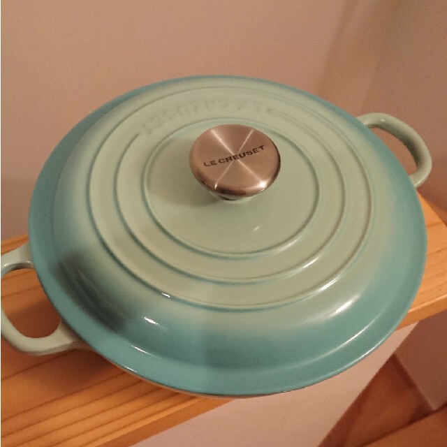 LE CREUSET(ルクルーゼ)の🍀ル・クルーゼ🍀キャセロール 22cm インテリア/住まい/日用品のキッチン/食器(鍋/フライパン)の商品写真