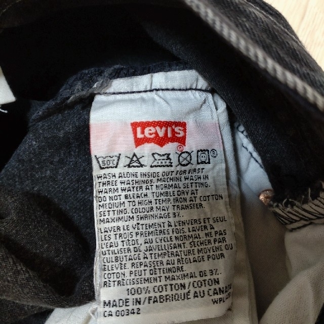 Levi's(リーバイス)のカナダ製　Levi's リーバイス 501  デニム ブラック　ボタンフライ レディースのパンツ(デニム/ジーンズ)の商品写真