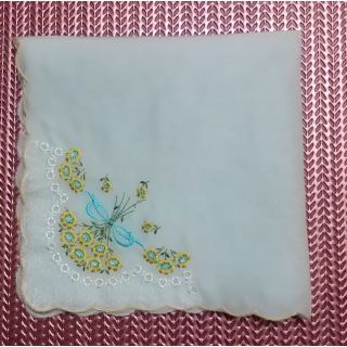 ☆刺繍ハンカチ⒉☆繊細で美しい花柄☆未使用新品☆昭和レトロ☆希少☆(ハンカチ)