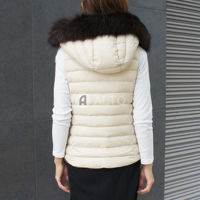新品 22年 タトラス ORSIERA オルシエラ ダウンベスト 1 高評価の