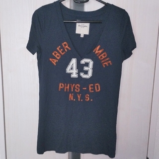 アバクロンビーアンドフィッチ(Abercrombie&Fitch)のA&F　Vネック　Tシャツ　マスク用ネックストラップ5個付き(Tシャツ(半袖/袖なし))